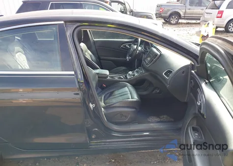 2015 Chrysler 200 C z USA, uszkodzony, nr VIN 1C3CCCCG6FN582541